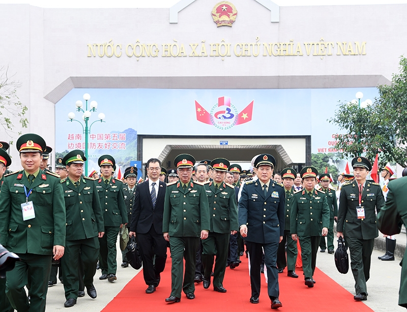 Lễ tiễn Đoàn đại biểu cấp cao Bộ Quốc phòng Trung Quốc về nước, kết thúc chương trình giao lưu.